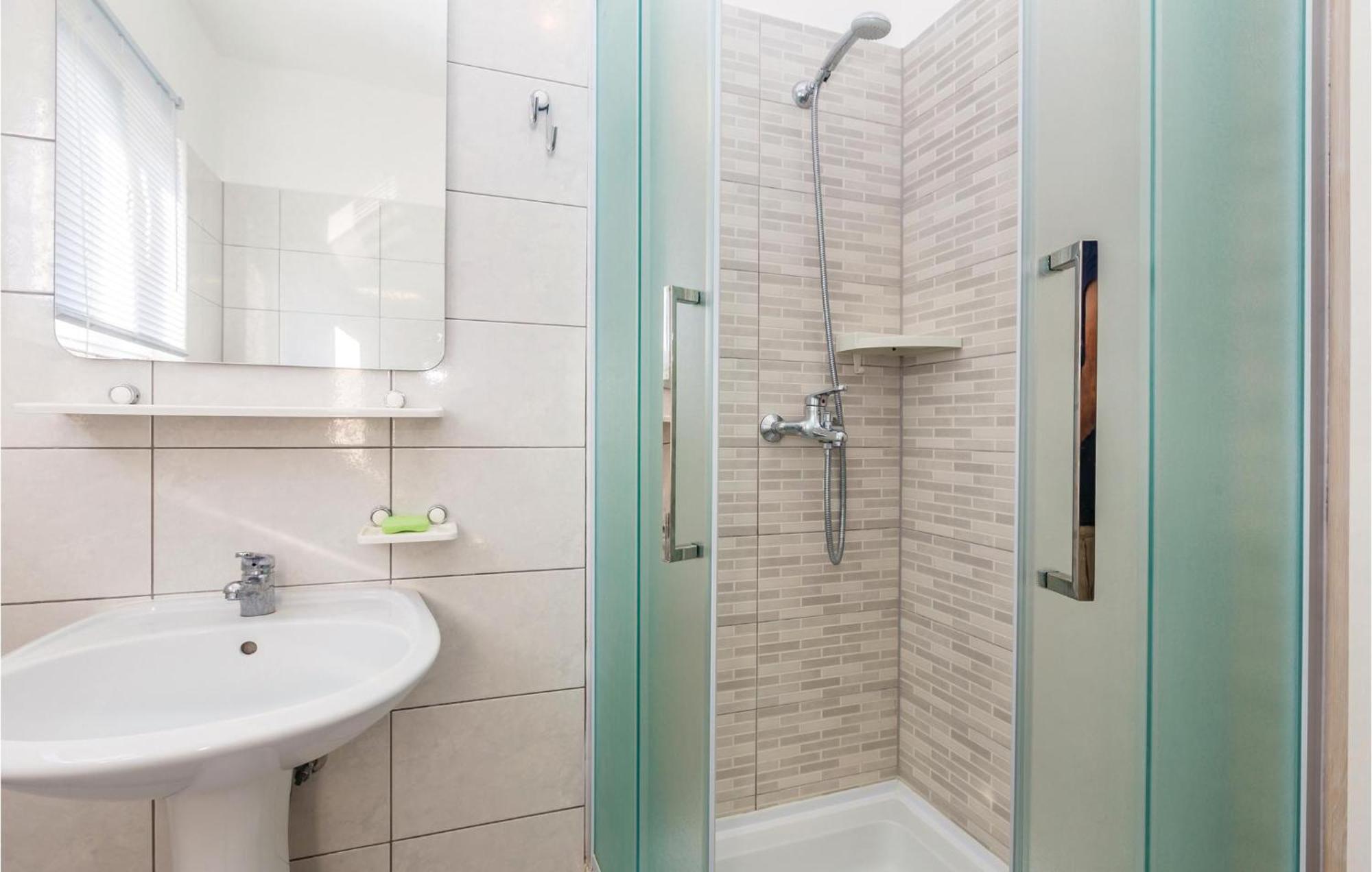Beautiful Apartment In Pinezici With Wifi Kültér fotó