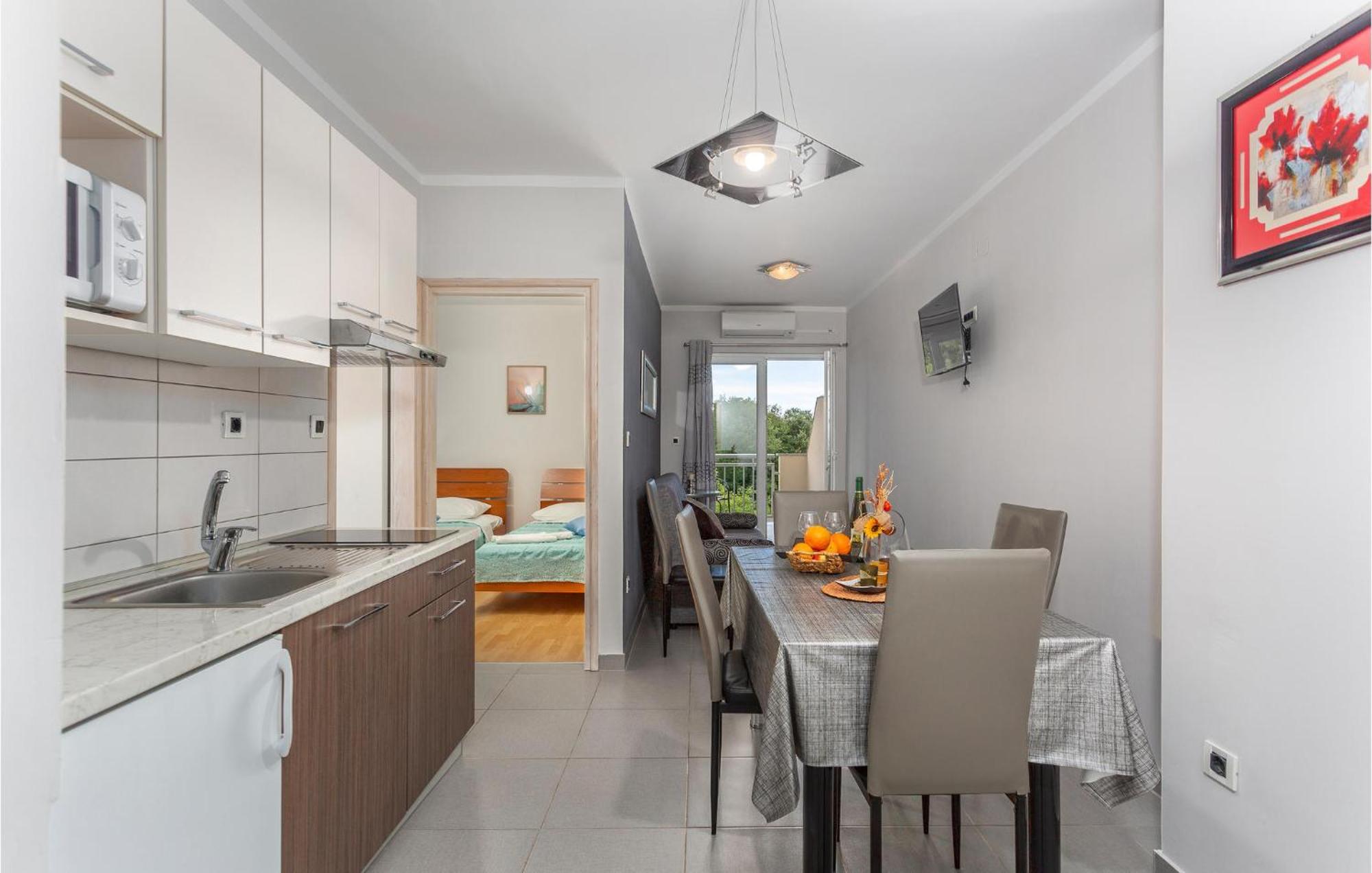 Beautiful Apartment In Pinezici With Wifi Kültér fotó